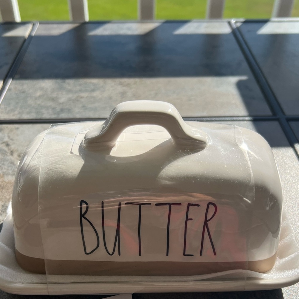 Rae Dunn butter dish